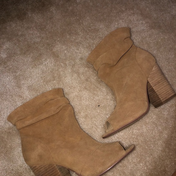 Chinese Laundry tan slouchy open toe booties sz 8 - Picture 3 of 4